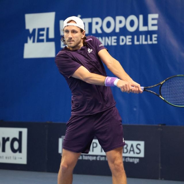 PREMIER TITRE EN CHALLENGER POUR LUCAS POUILLE DEPUIS 5 ANS !

L’embellie constatée depuis le début de la saison se confirme pour @lucaspouille. Le Nordiste, qui avait conquis le public du dernier @playin_challenger, vient de s’imposer en Autriche, au Challenger de Mauthausen ! De très bon augure alors que @rolandgarros approche à grand pas…Félicitations Lucas !